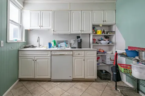 10 Malvern Street Manchester NH 03104