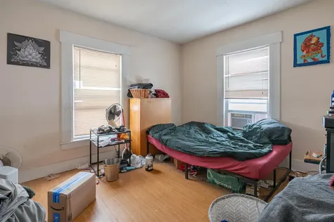 10 Malvern Street Manchester NH 03104