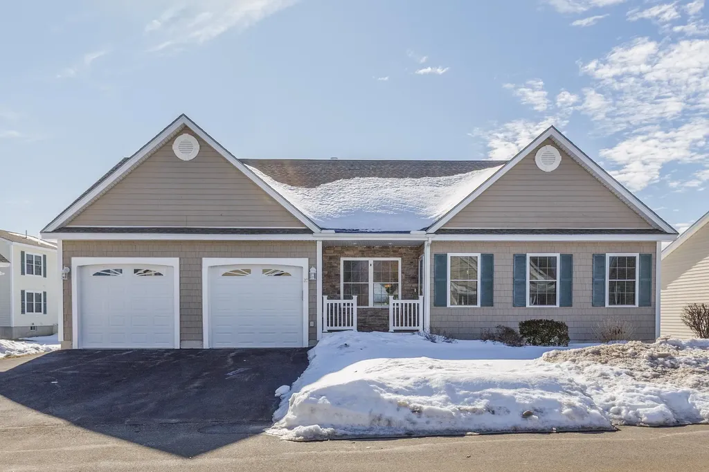 20 Cricketfield Lane Hudson NH 03051