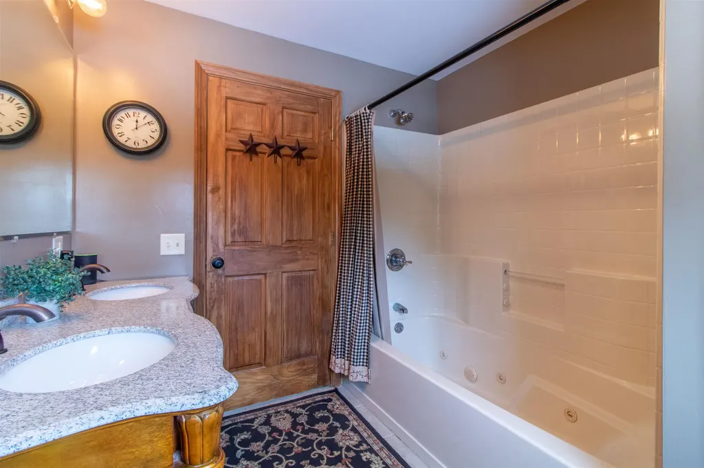 99 Veterinary Lane Brownington VT 05860