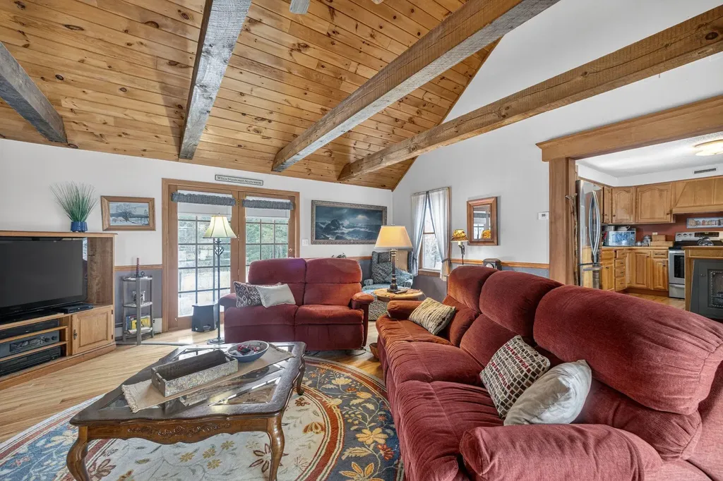 18 Manor View Drive Raymond NH 03077