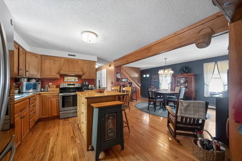 18 Manor View Drive Raymond NH 03077