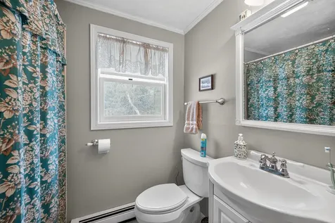 18 Manor View Drive Raymond NH 03077