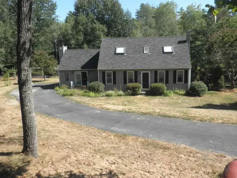 18 Manor View Drive Raymond NH 03077