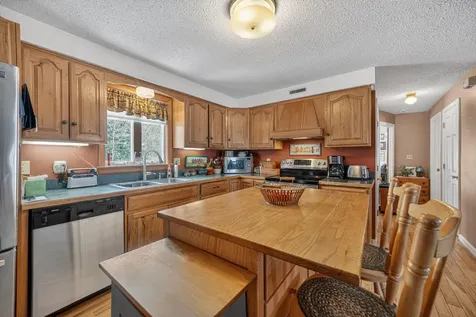 18 Manor View Drive Raymond NH 03077