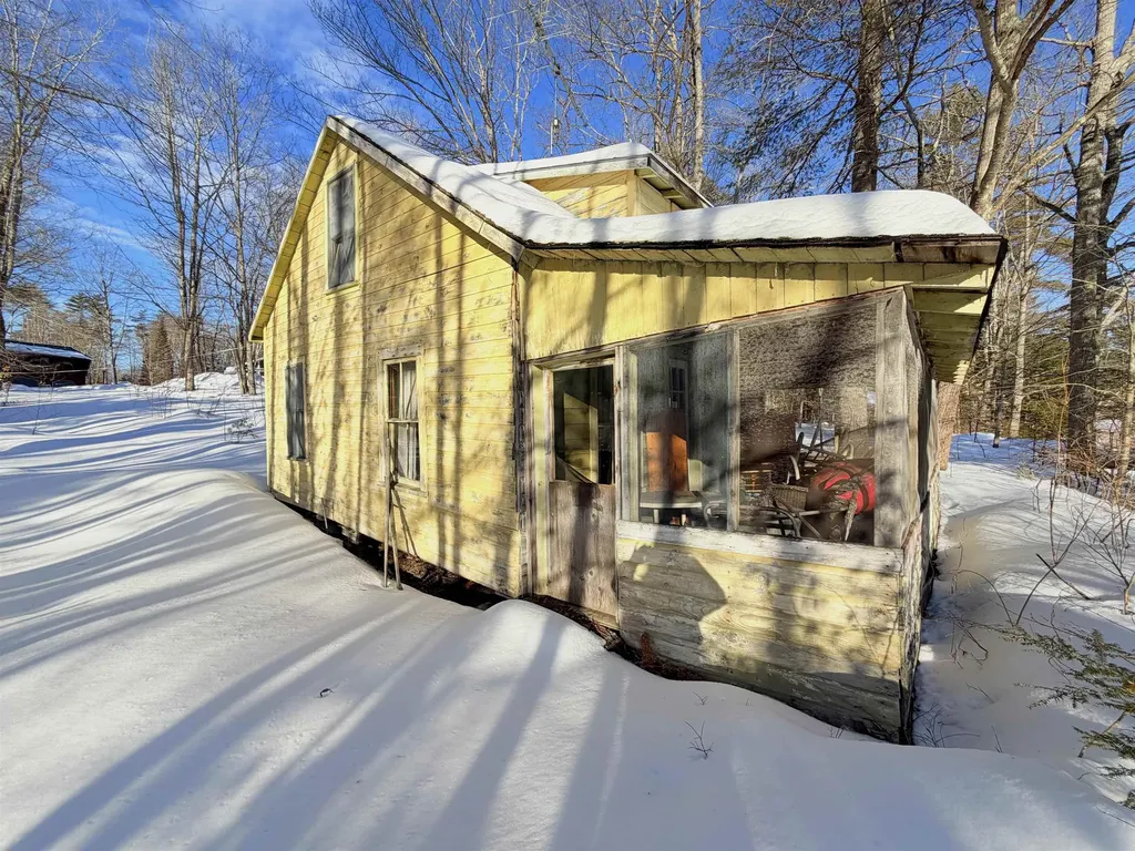 18 Ledge Road Croydon NH 03773