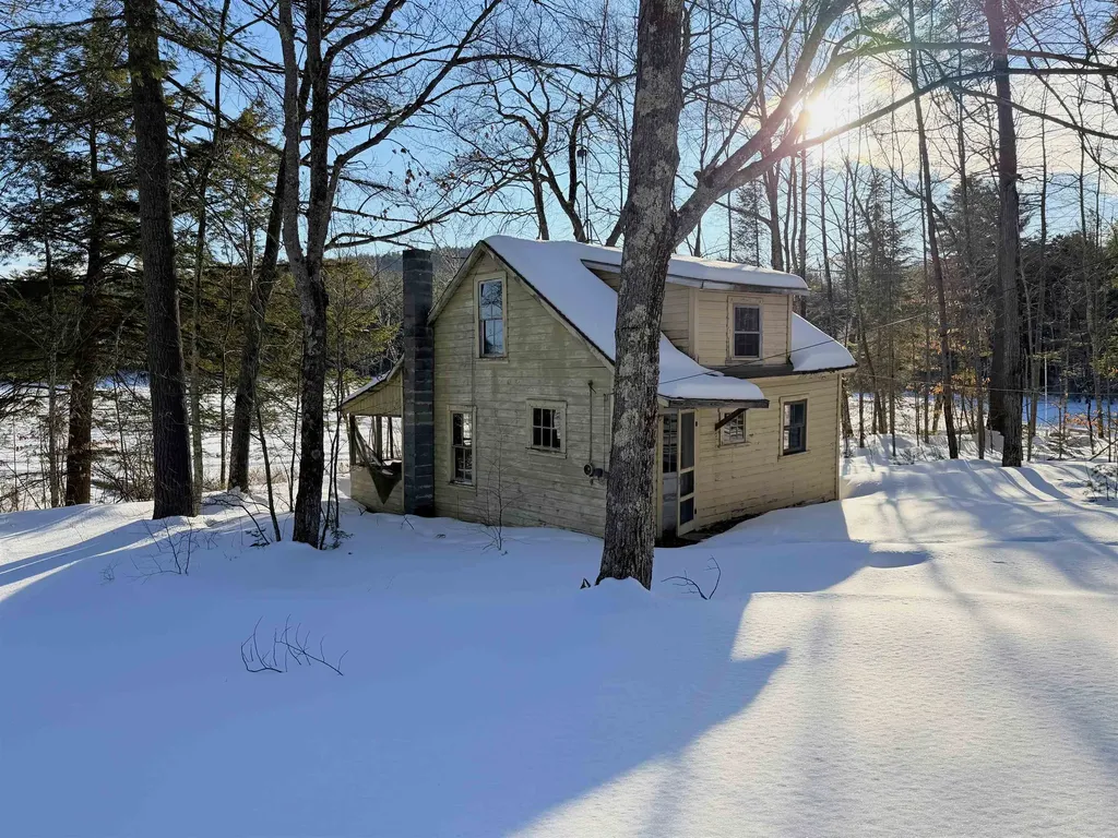 18 Ledge Road Croydon NH 03773