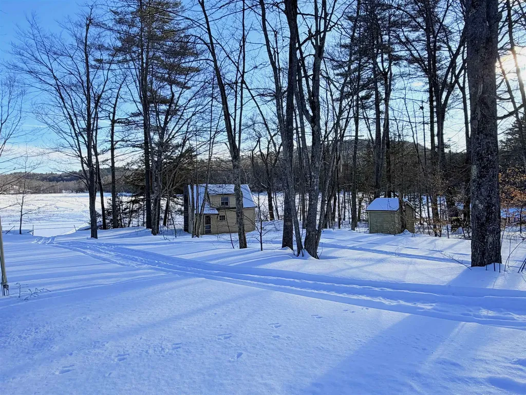 18 Ledge Road Croydon NH 03773