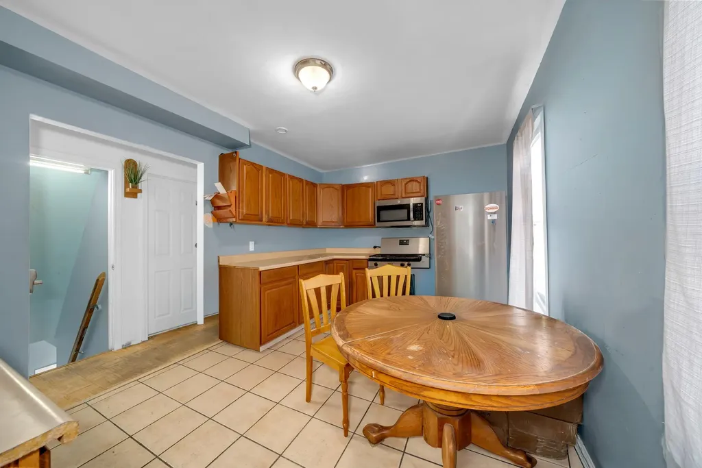 103 Ash Street Nashua NH 03060-4543