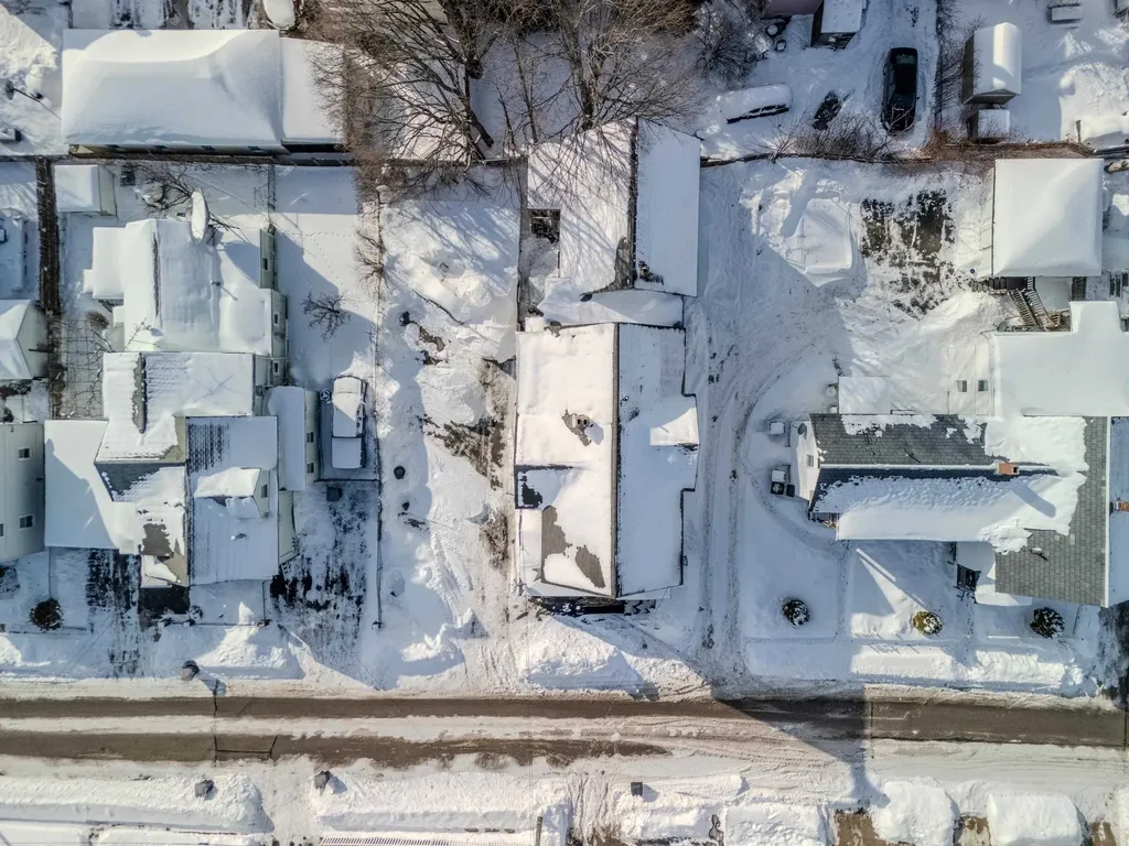 103 Ash Street Nashua NH 03060-4543