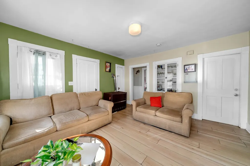 103 Ash Street Nashua NH 03060-4543