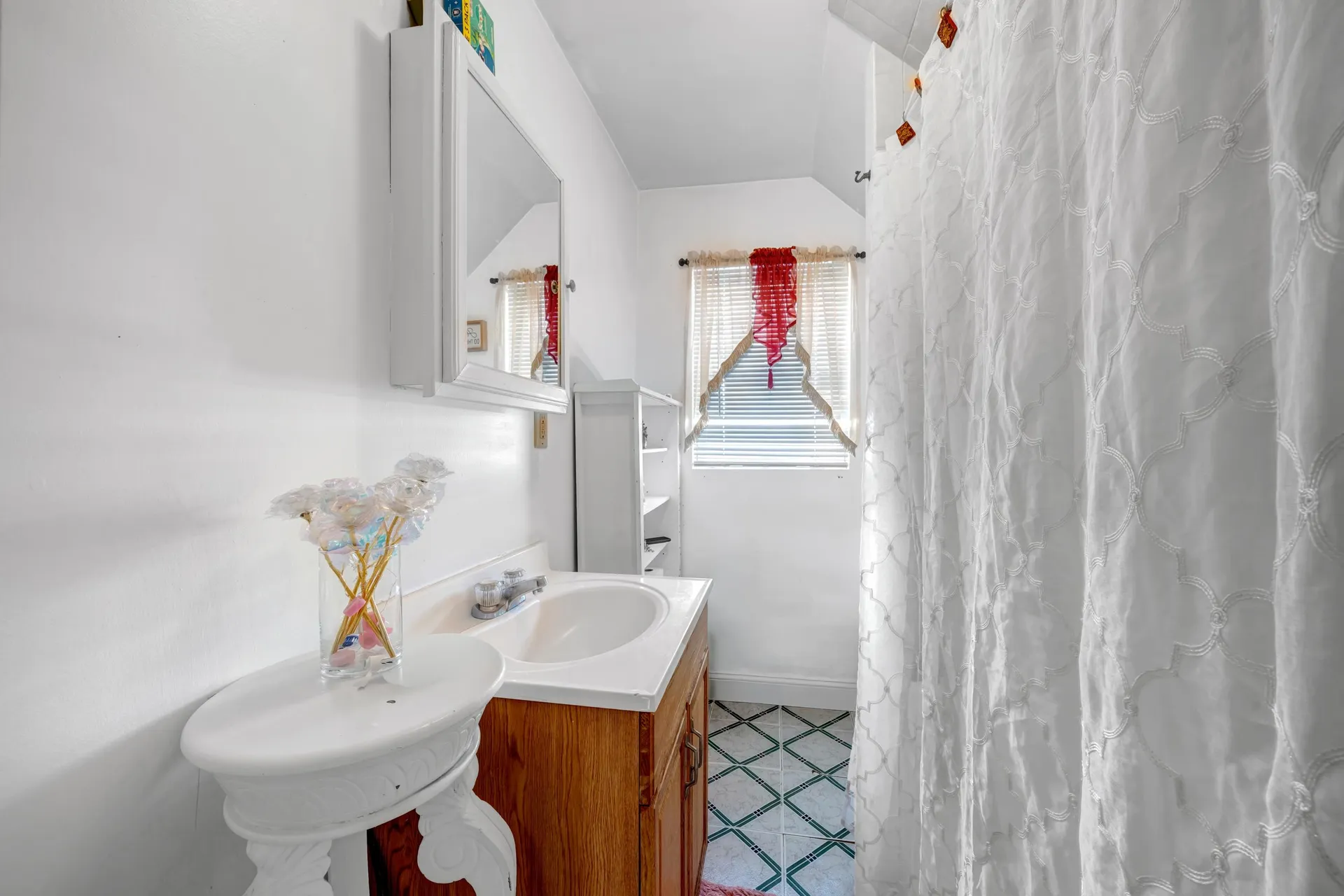 103 Ash Street Nashua NH 03060-4543