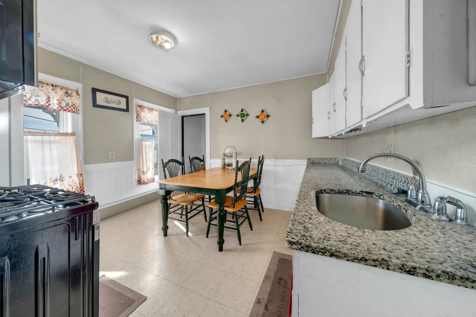 103 Ash Street Nashua NH 03060-4543