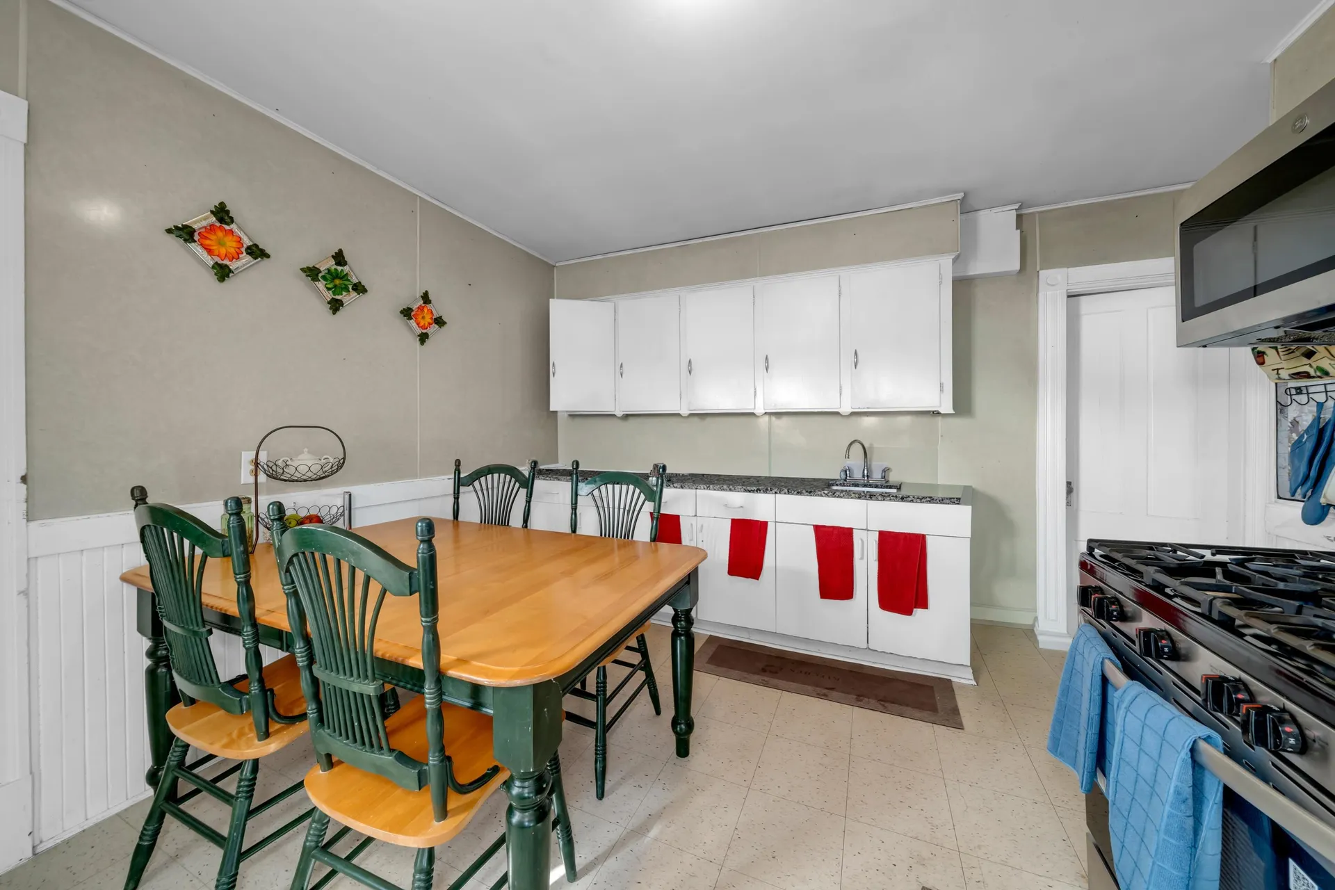 103 Ash Street Nashua NH 03060-4543