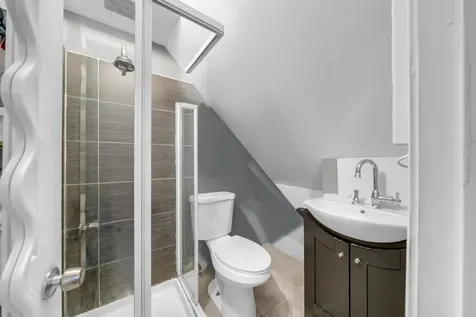 103 Ash Street Nashua NH 03060-4543