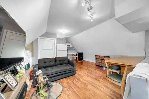 103 Ash Street Nashua NH 03060-4543