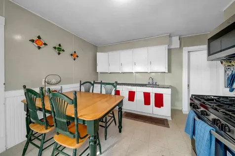 103 Ash Street Nashua NH 03060-4543