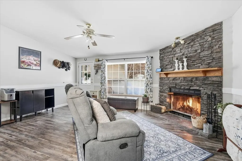 5 Pamela Drive Hopkinton NH 03229