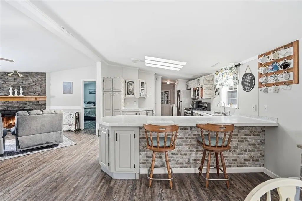 5 Pamela Drive Hopkinton NH 03229