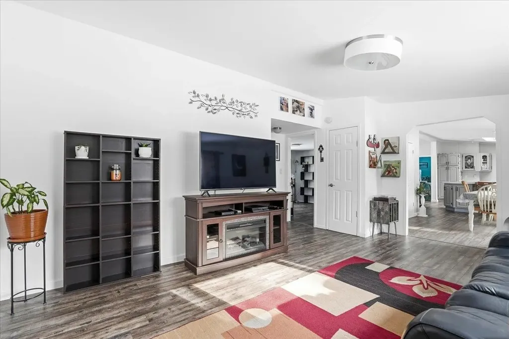 5 Pamela Drive Hopkinton NH 03229