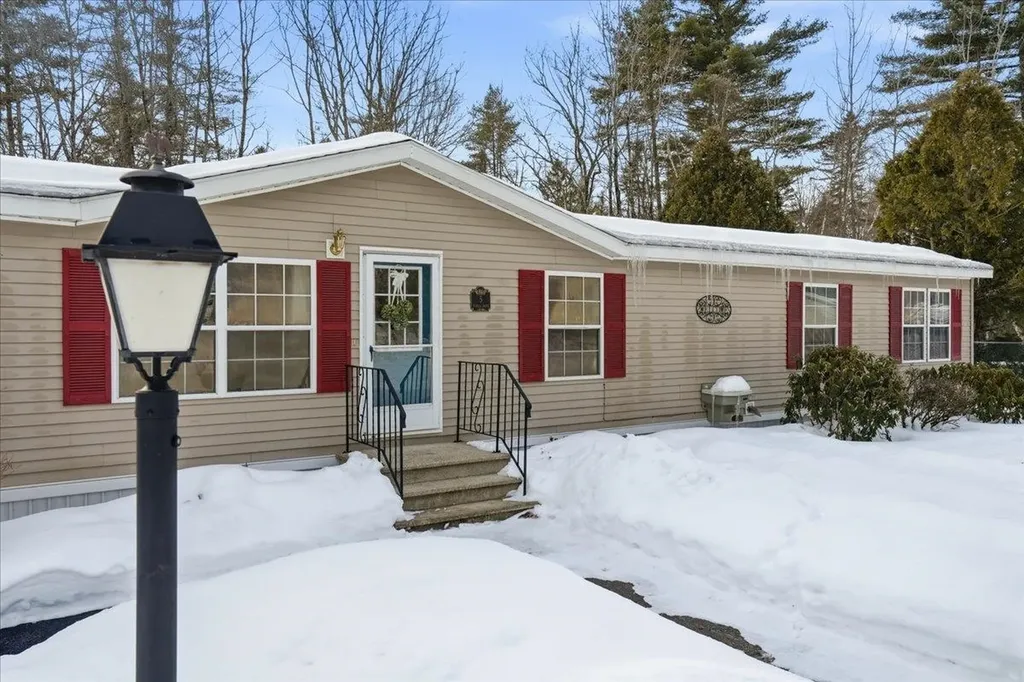 5 Pamela Drive Hopkinton NH 03229