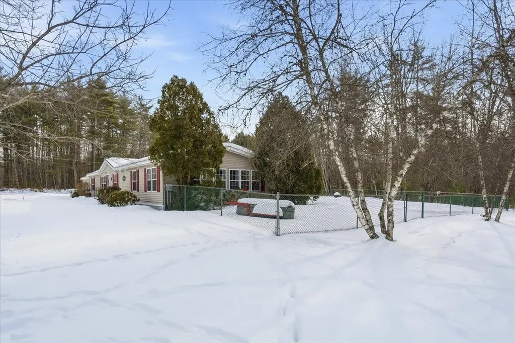 5 Pamela Drive Hopkinton NH 03229