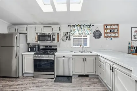 5 Pamela Drive Hopkinton NH 03229