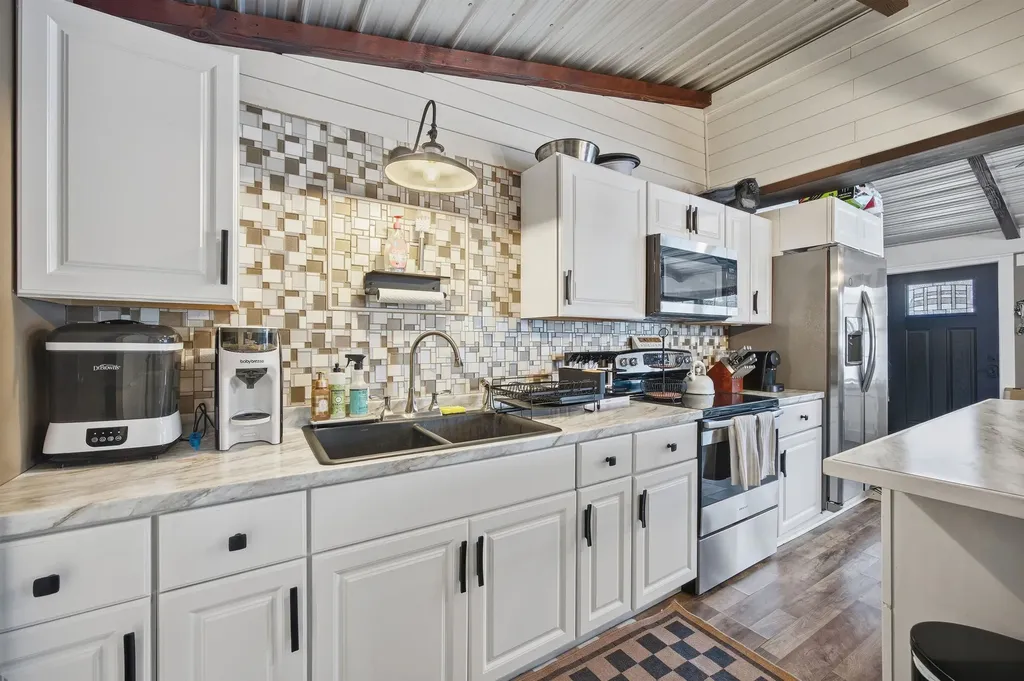 1287 Bearcamp Highway Tamworth NH 03833