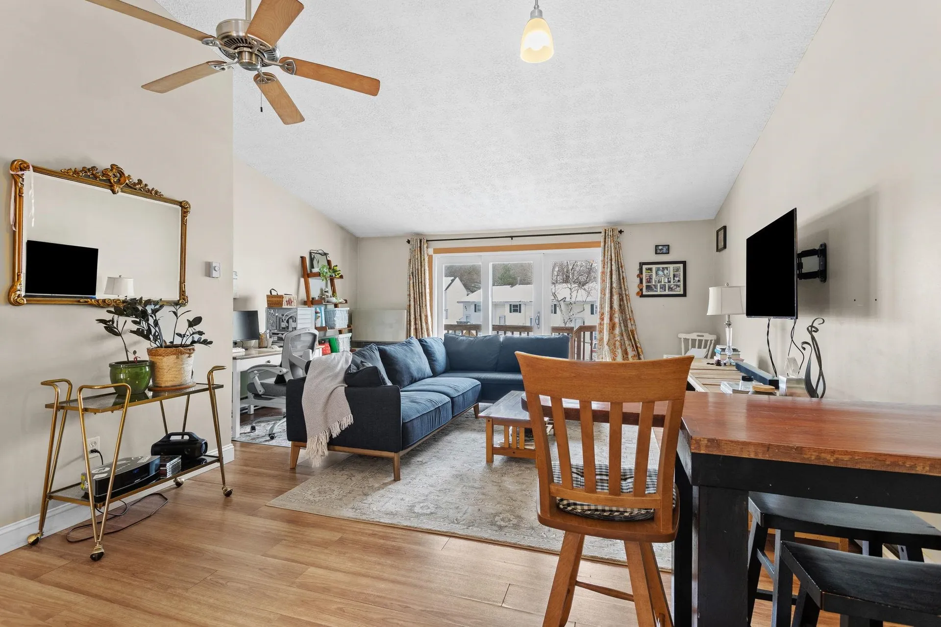 883 Mammoth Road Manchester NH 03104
