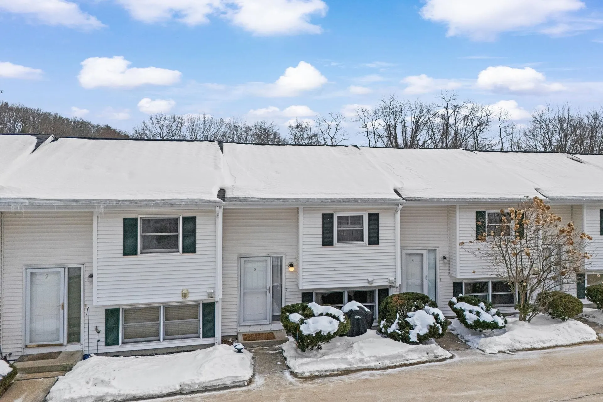 883 Mammoth Road Manchester NH 03104