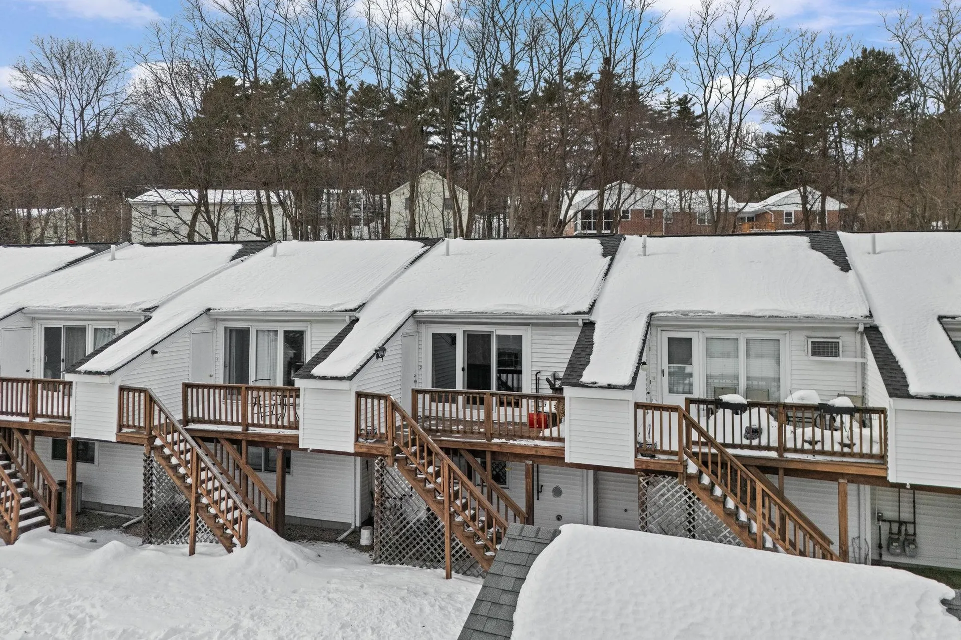883 Mammoth Road Manchester NH 03104