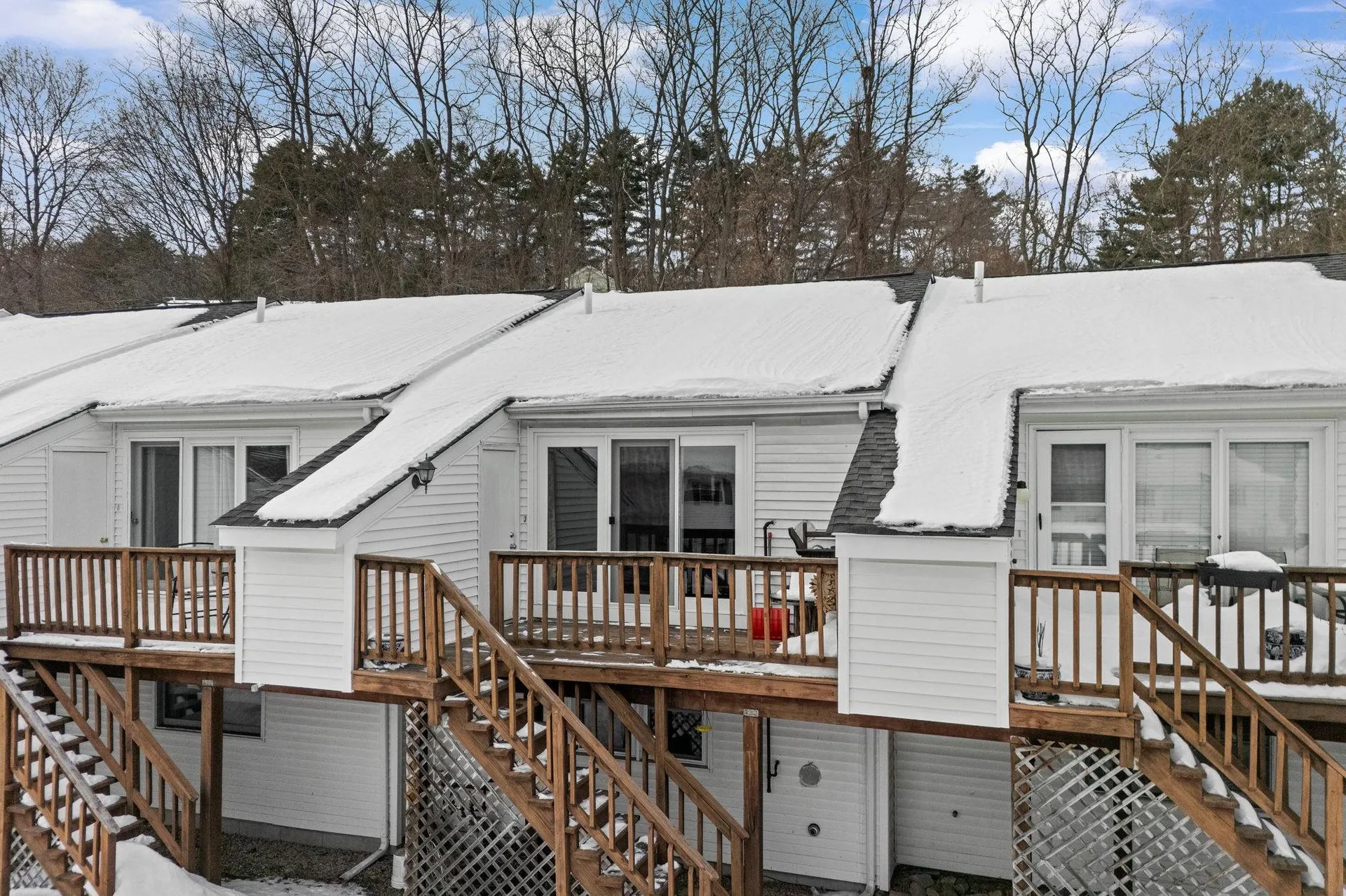 883 Mammoth Road Manchester NH 03104