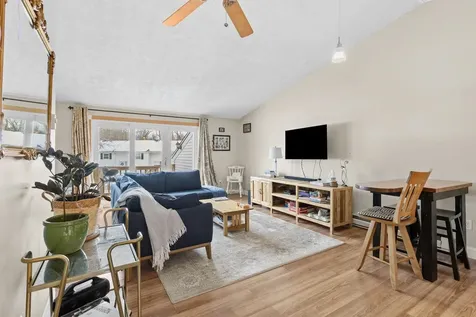 883 Mammoth Road Manchester NH 03104