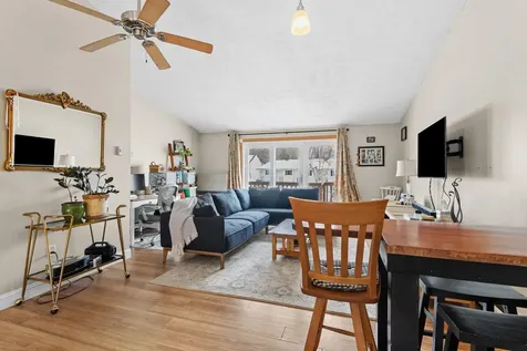 883 Mammoth Road Manchester NH 03104