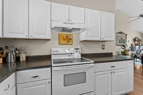 883 Mammoth Road Manchester NH 03104