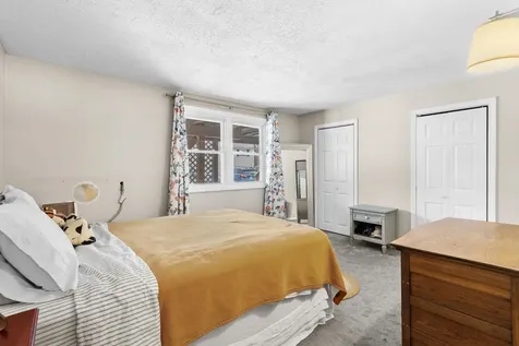 883 Mammoth Road Manchester NH 03104