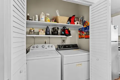 883 Mammoth Road Manchester NH 03104