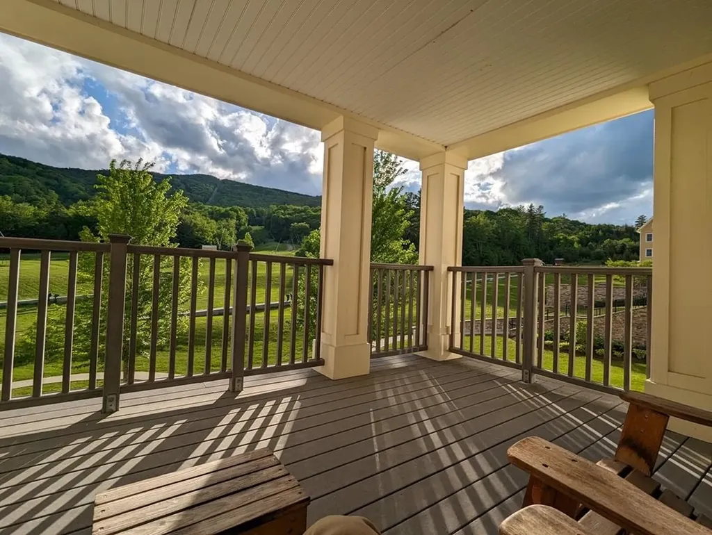 723/725 Qiii Jackson Gore Adams House Ludlow VT 05149