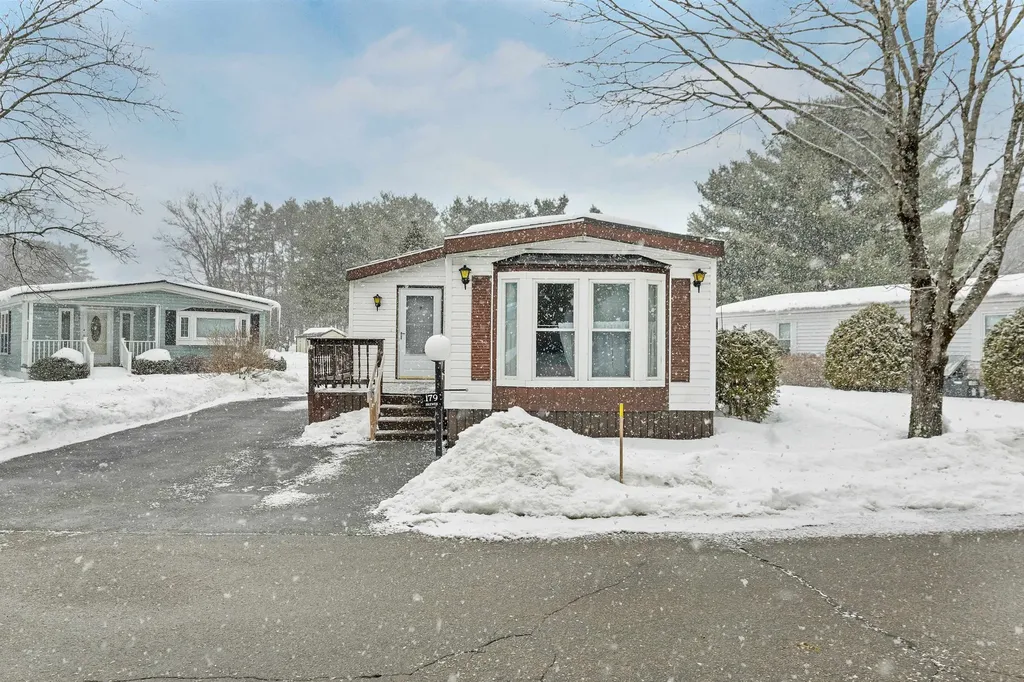 179 Donald Drive Goffstown NH 03045