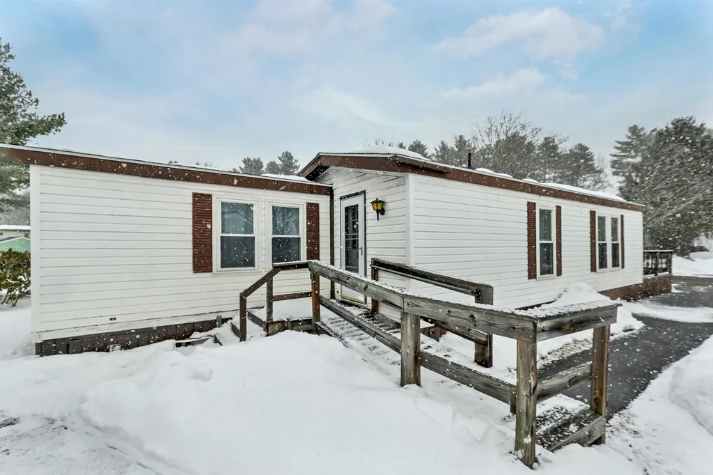 179 Donald Drive Goffstown NH 03045