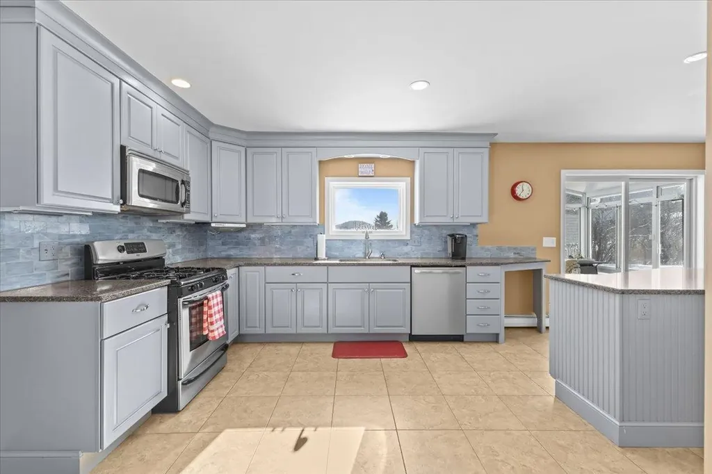 19 Dubois Drive South Burlington VT 05403