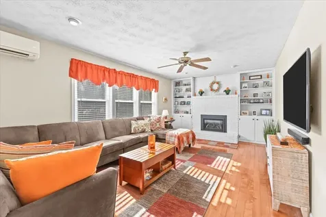 19 Dubois Drive South Burlington VT 05403