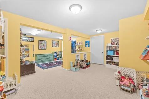 19 Dubois Drive South Burlington VT 05403