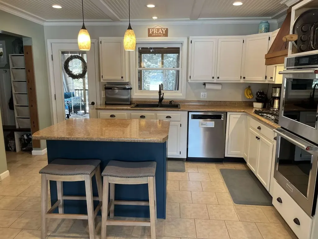 260 Overlake Drive Georgia VT 05454