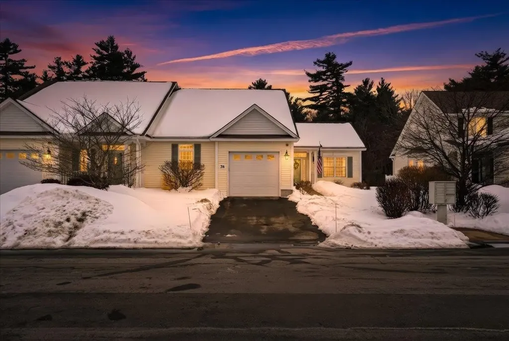 74 Old Stage Road Litchfield NH 03052