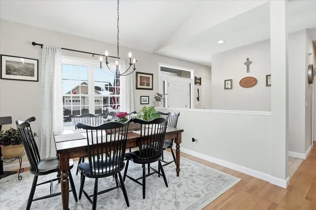 74 Old Stage Road Litchfield NH 03052