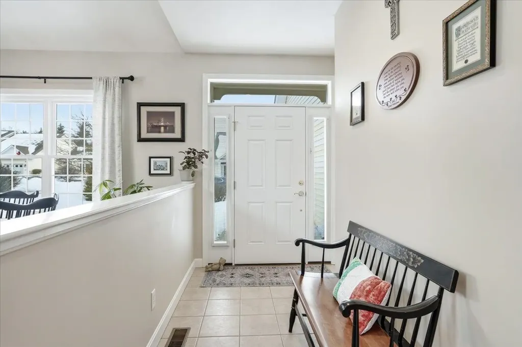 74 Old Stage Road Litchfield NH 03052