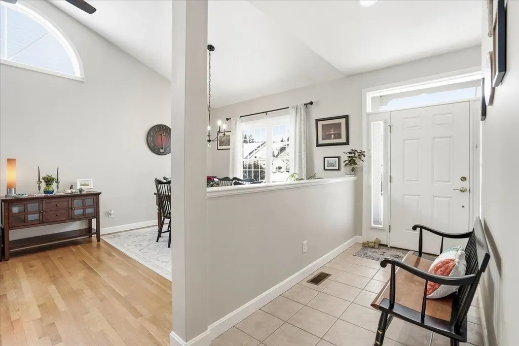 74 Old Stage Road Litchfield NH 03052