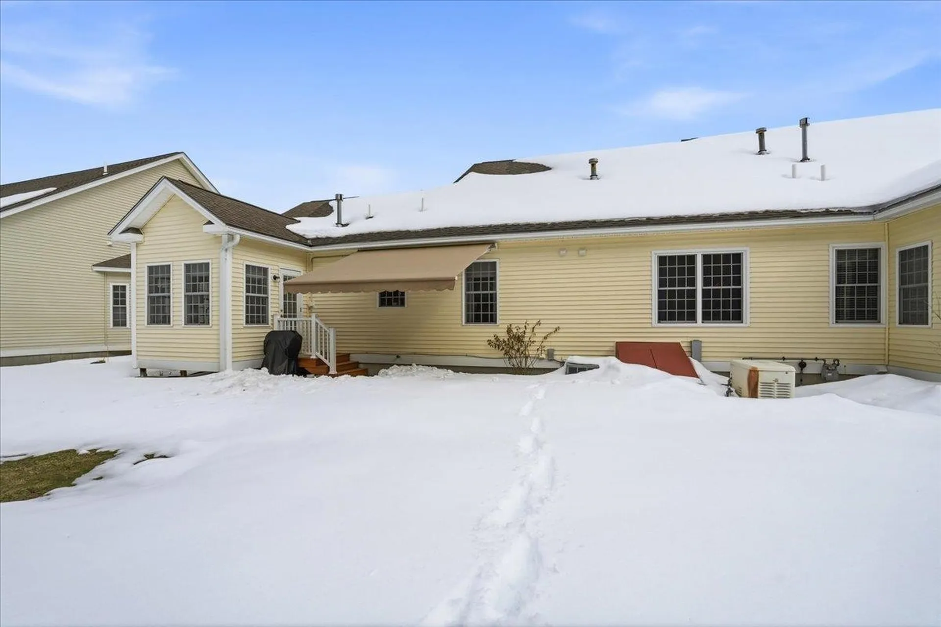 74 Old Stage Road Litchfield NH 03052