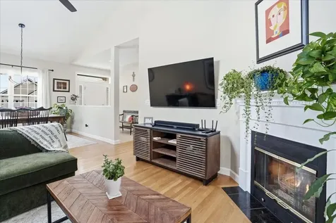 74 Old Stage Road Litchfield NH 03052